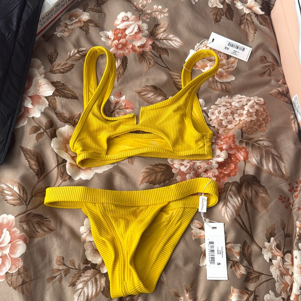 Frankie’s bikini set
